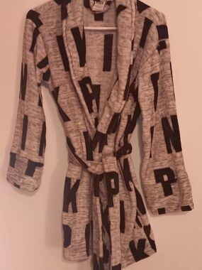 PINK by Victoria's Secret Plush Sleepwear - Gray & Black Robe